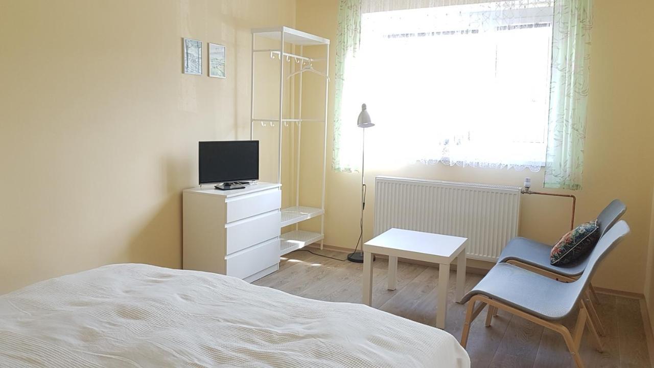 Apartment Arnika Korenov Luaran gambar