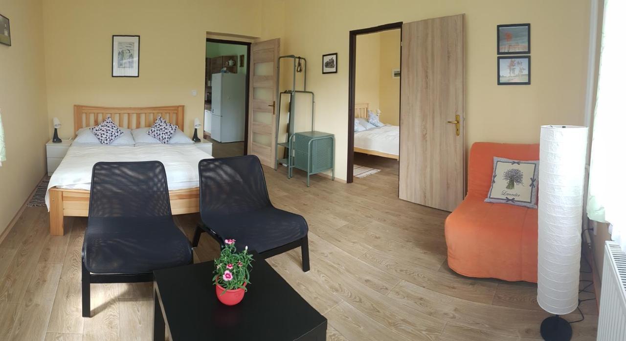 Apartment Arnika Korenov Luaran gambar