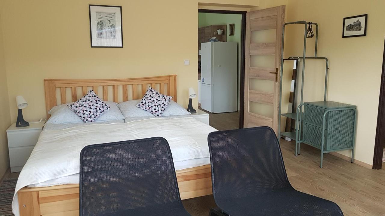 Apartment Arnika Korenov Luaran gambar