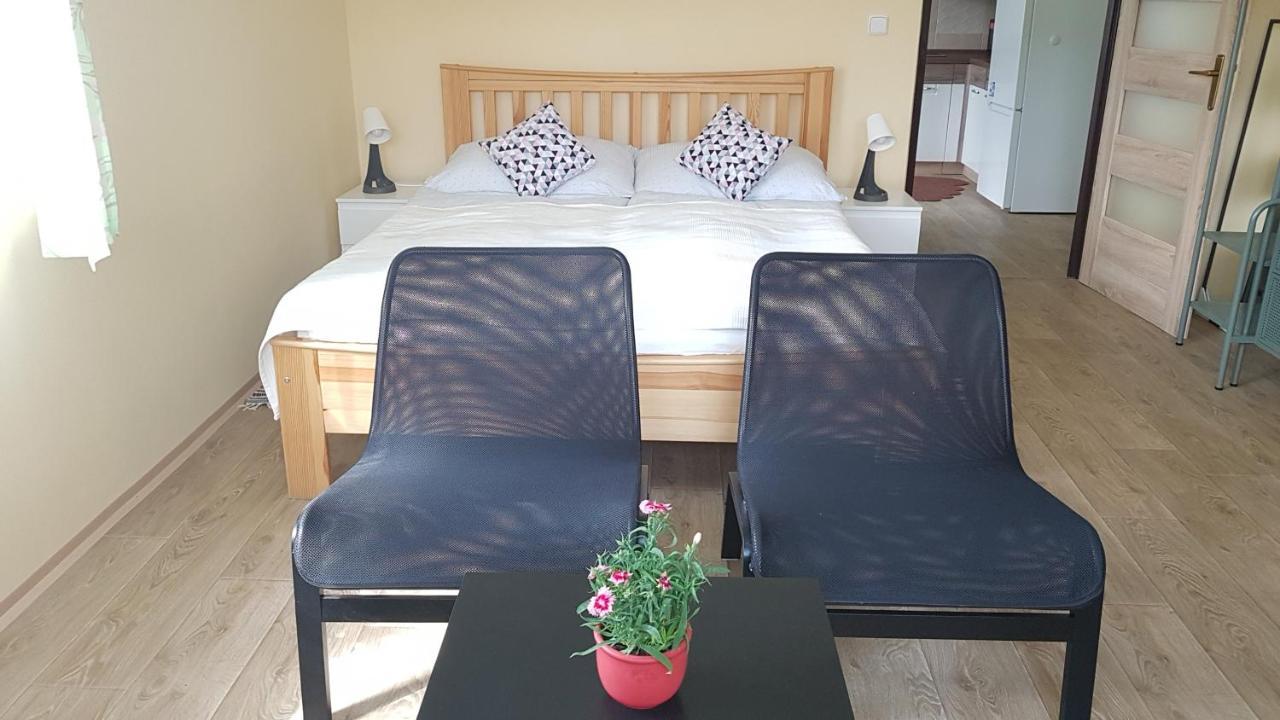 Apartment Arnika Korenov Luaran gambar