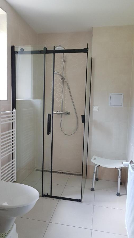 Apartment Arnika Korenov Luaran gambar