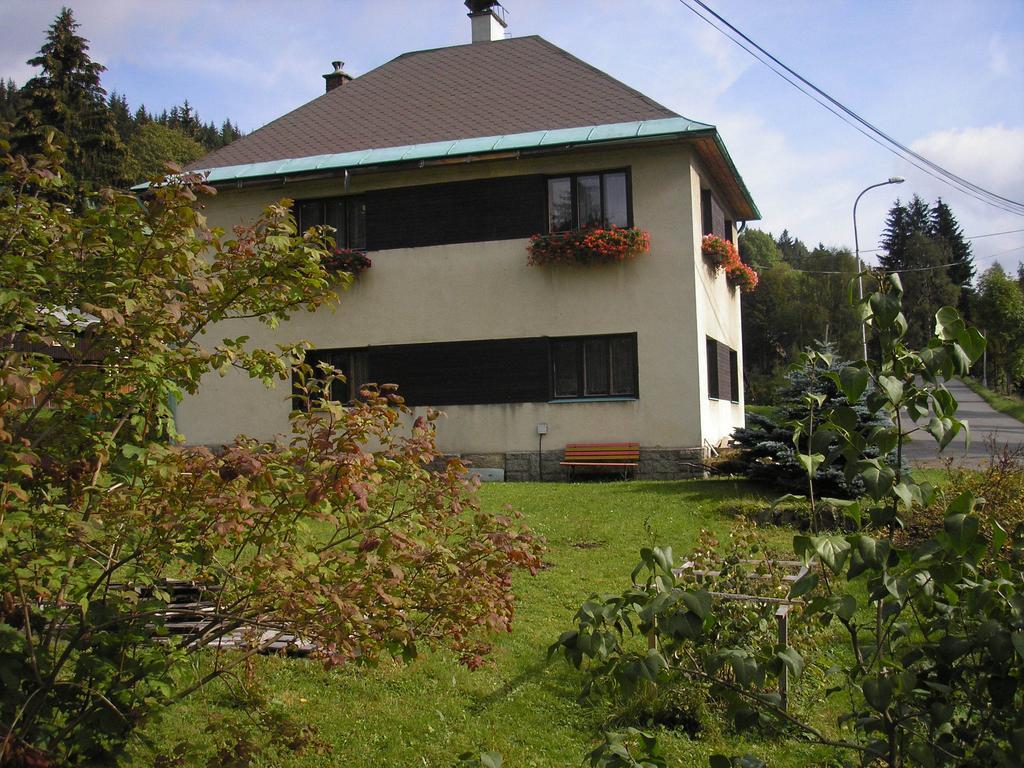 Apartment Arnika Korenov Bilik gambar
